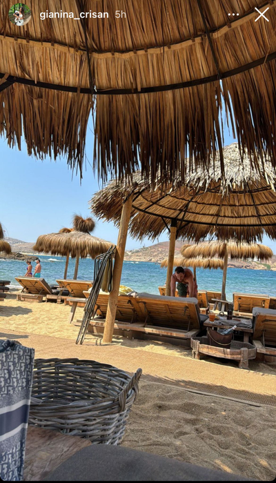 Gianina a fugit de acasă şi a uitat de Pescobar! Party nebun doar cu fetele în Mykonos. FOTO şi VIDEO