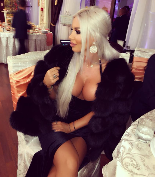 Nu are nicio rușine! Loredana Chivu, cu „rușinica” la vedere pe o plajă din Mamaia. Când s-a întors, s-a văzut tot