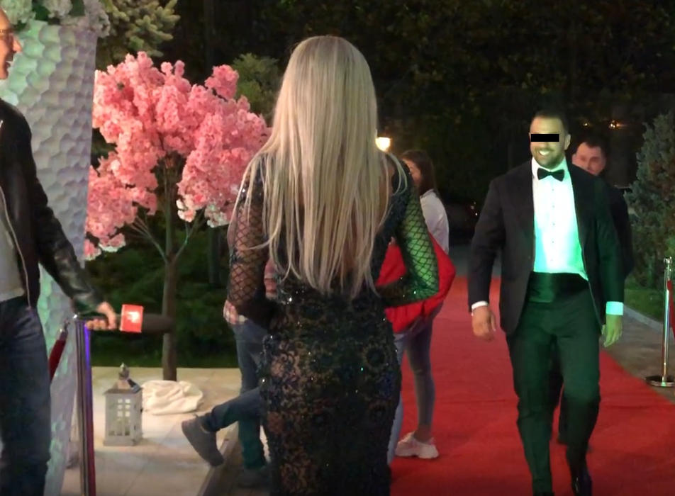 Bianca Drăgușanu, în lacrimi înainte să fie premiată aseară! Ce a pățit vedeta și cum a reacționat după ce soțul i-a călcat rochia scumpă | VIDEO EXCLUSIV