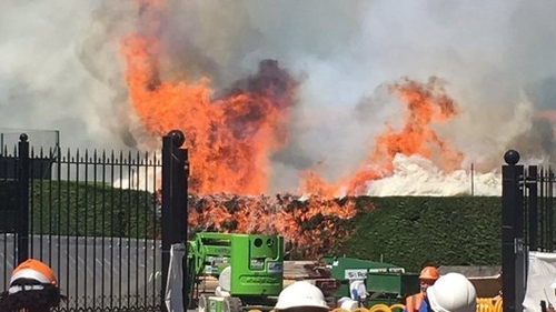 Incendiu puternic la Wimbledon! Patru echipaje de pompieri intervin în forţă