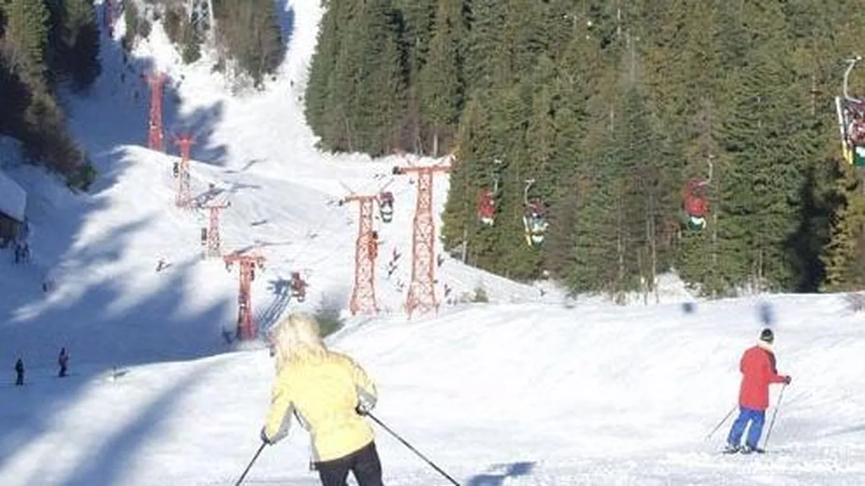 Un schior în vârstă de 19 ani şi-a pierdut viaţa pe o pârtie din Maramureş, după ce s-a izbit de un copac