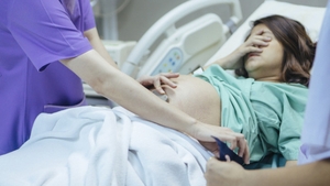 Caz șocant într-o maternitate din Moldova. O femeie a născut un bebeluș atreziat