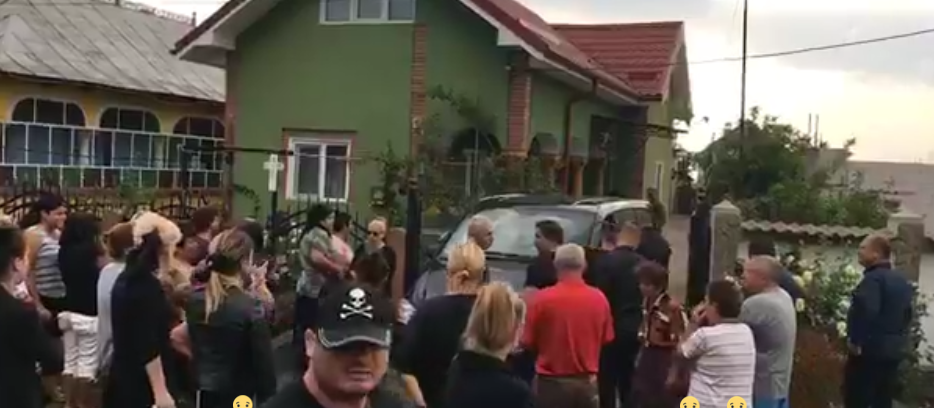 Maşina cu trupul neînsufleţit al Denisei a ajuns la Ştefăneşti