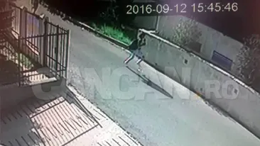 CANCAN.ro difuzează partea a II-a a imaginilor halucinante cu momentul în care Boureanu îşi bate fiica! A tras-o de păr şi a lovit-o peste faţă!