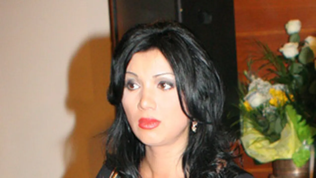 Adriana Bahmuteanu a ajuns la capatul puterilor si il ataca dur pe Prigoana: “Vreau hainele, nu bijuteriile. Prigoana mi-a trimis trei trente sI hainele de blana, de ochii lumii”