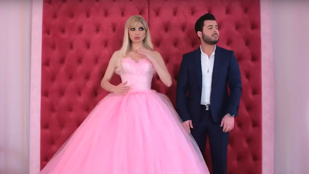 Acest videoclip al unei cântăreţe pop a fost interzis prin lege în Liban pentru că este mult prea provocator!