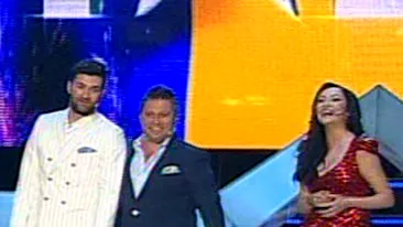 Andra arata fabulos intr-o rochie scurta creata de Dana Budeanu! Si-a innebunit colegii de la Romanii au talent: O, ce costumatie de dominatoare! Esti stralucitoare!