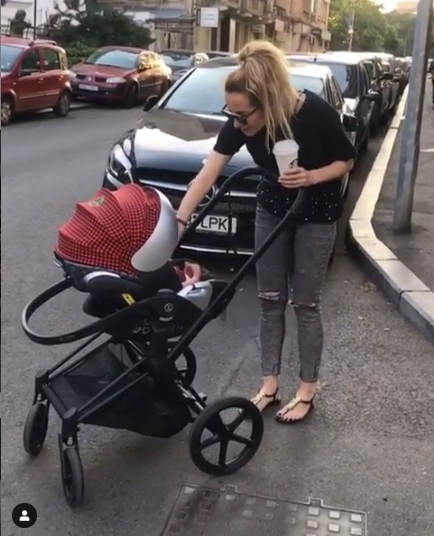 Flavia Mihășan, fotografiată în timp ce alăpta în public. Ce a spus vedeta despre aceste momente