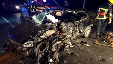 Accident înfiorător în județul Mureș! Un mort, doi răniți după ce 3 mașini s-au ciocnit puternic