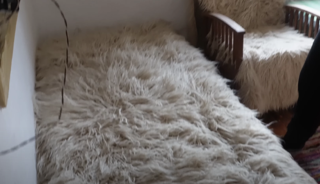Puya și-a prezentat casa din Capitală/ Sursa foto: Captură Youtube