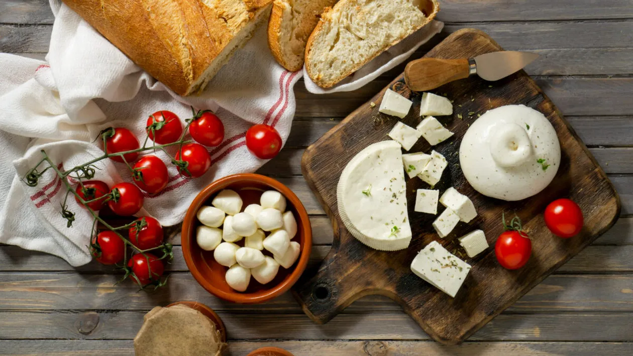 Cât a ajuns să coste 1 kilogram de telemea de oaie în Piața Obor, cu 3 zile înainte de Paște