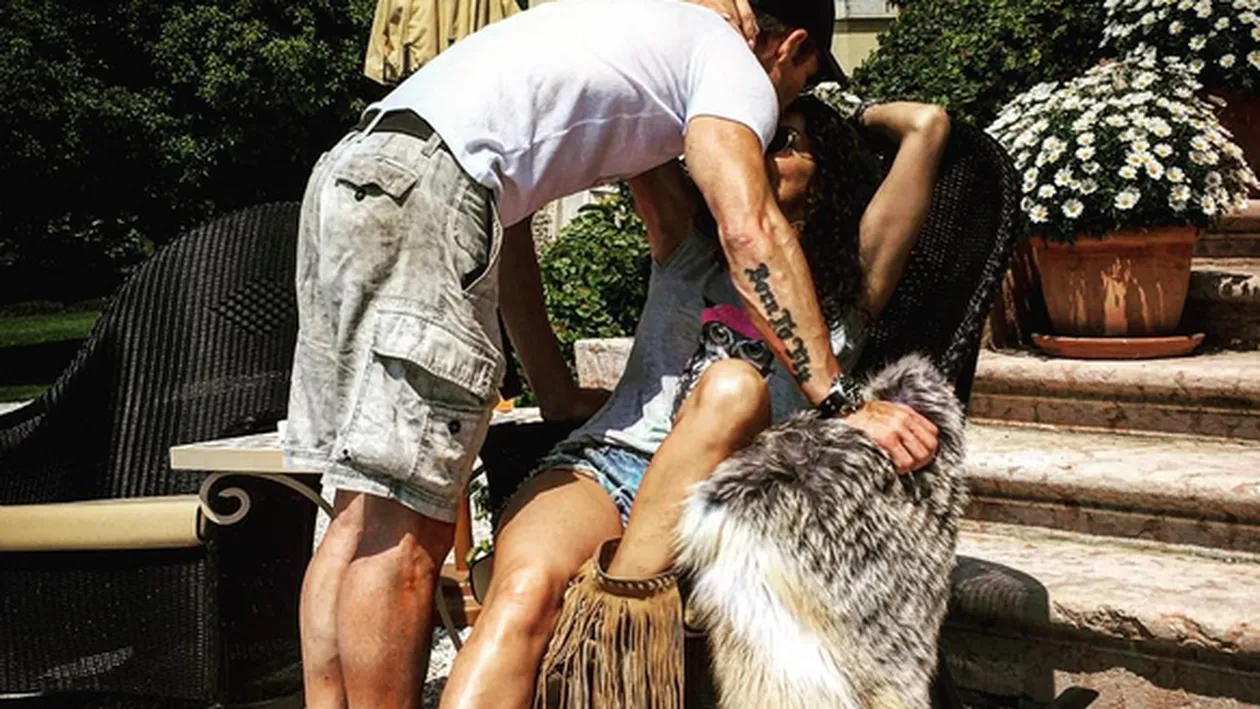 El a pozat-o, ea i-a arătat... posteriorul! Mihaela Rădulescu, surprinsă de Felix într-o nouă ipostază incendiară