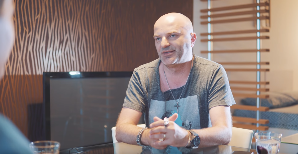 Dan Capatos a spus adevărul despre bătaia dintre Nicolae Guță și iubita lui gravidă de la Antena 1. A fost o făcătură