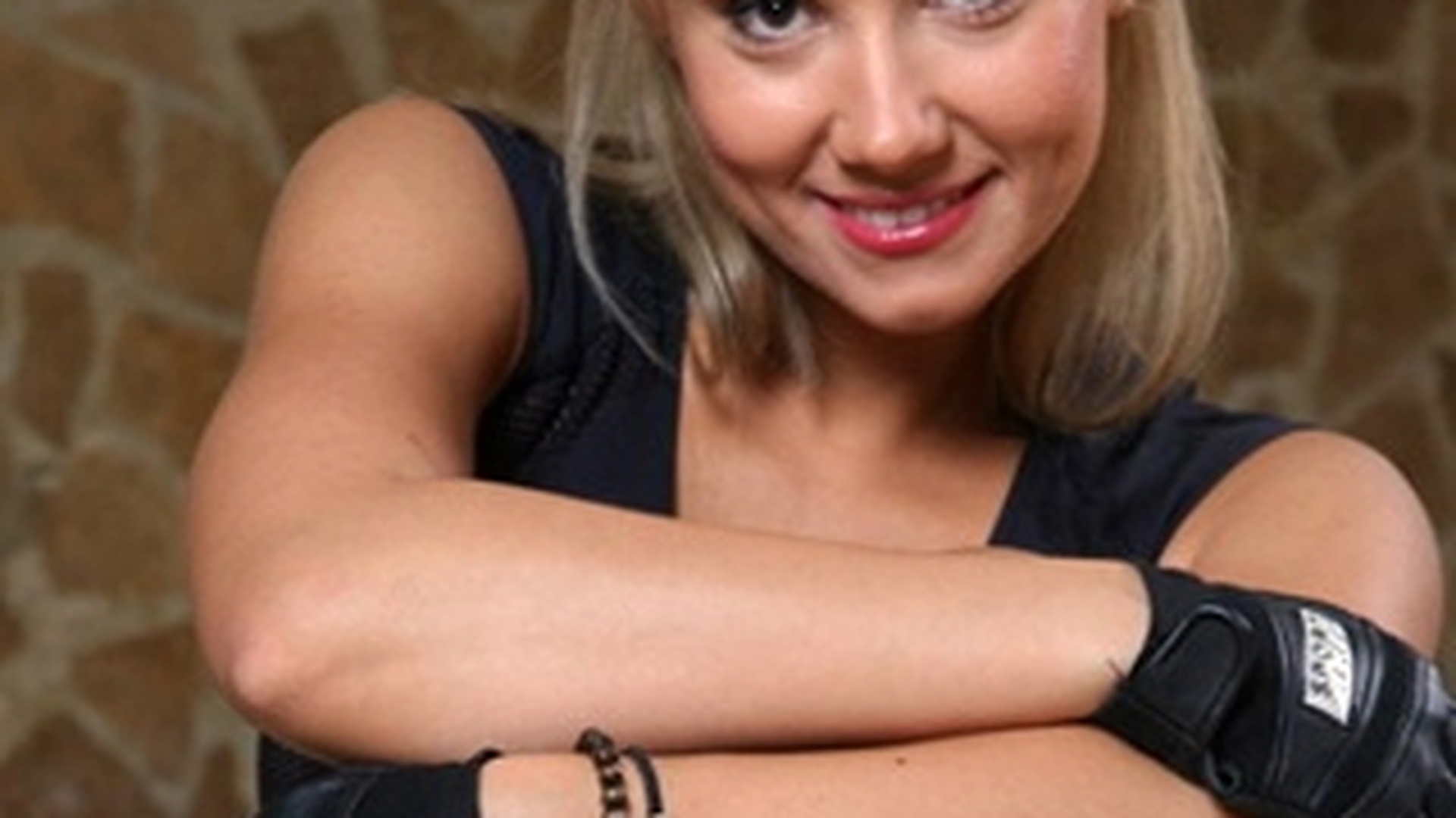 Bebelusa Oana vrea ca romanii sa nu mai fie lenesi: "Alegerea dintre o bere sau o ora de miscare este simpla, nu?"