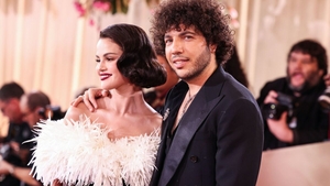 Soțul Selenei Gomez, descris ca fiind „dezgustător”. De ce i-au spus intenauții lui Benny Blanco să facă un duș