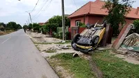 Tragedie într-o comună din Dolj. Un tânăr s-a răsturnat cu mașina într-o curbă și a murit