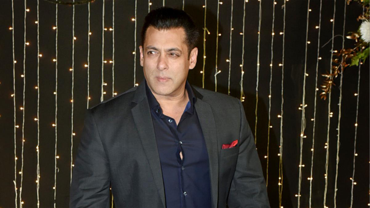 Salman Khan a uita de Iulia Vântur /Foto: Social Media