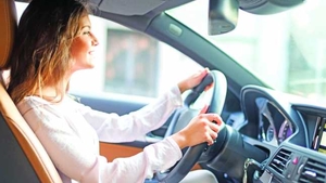 Ce a pățit o șoferiță începătoare care a intrat pe contrasens! Cei mai cool polițiști din București au scos-o din impas