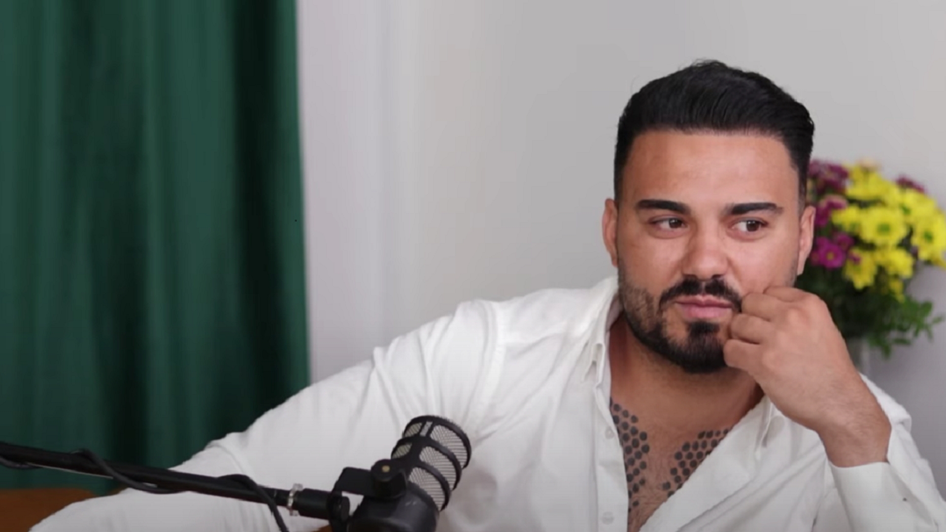 Jador caută mamă pentru copiii lui: "O îmbrac în bani"
