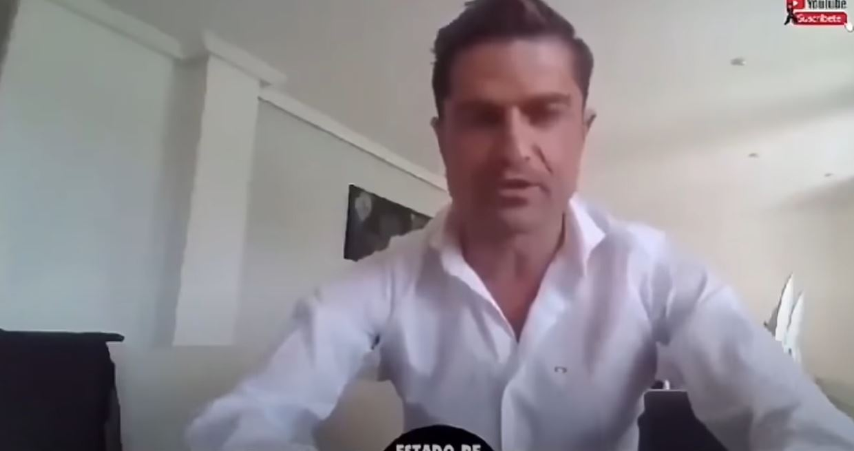 Un prezentator din Spania, prins în direct, la TV, că își înșeală iubita! Aproape goală, amanta a trecut prin fața camerei de filmat