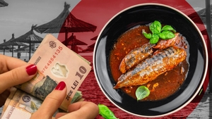 Stațiunea din România unde o saramură de macrou costă doar 12 lei. Turiștii stau la cozi uriașe