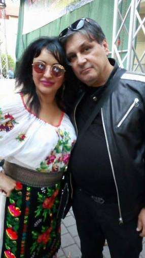 Cornel Galeş s-a fotografiat alături de o altă femeie, la doar trei luni de la moartea Ilenei Ciuculete