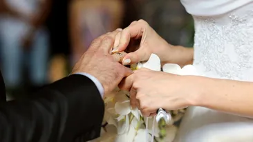 SE CASATORESC! Unul dintre cele mai solide cupluri a facut anuntul cel mare!