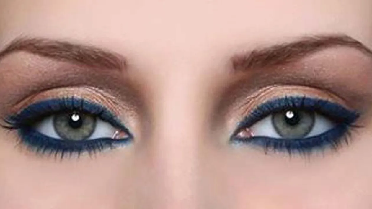 Obiceiul zilnic de care trebuie sa te dezveti! Ce trebuie sa NU mai faci niciodata cand te demachiezi