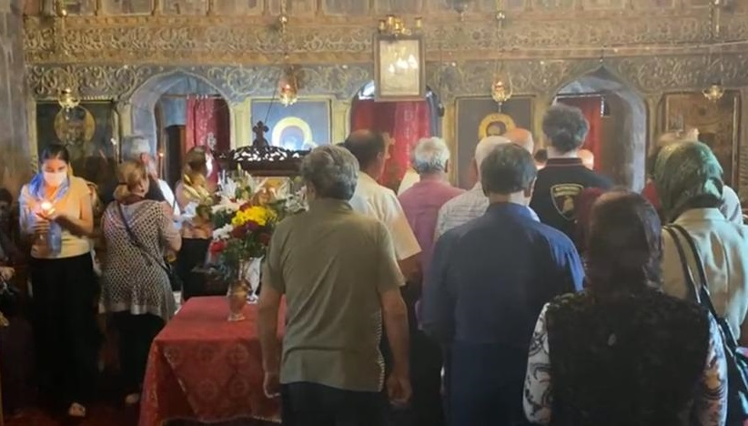 Vestea că icoana Maicii Domnului a plâns s-a răspândit ca un fulger