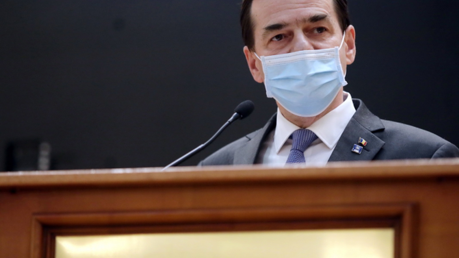 Masca de protecție obligatorie încă 14 zile. Anunțul făcut de premierul Ludovic Orban