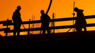 Mai mare ruşinea! Motivul ireal pentru care românii refuză să se angajeze pe şantier, pe un salariu de 5000 de lei