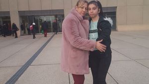 Imagini exclusive din Franţa cu fiica soţilor Rotariu. Micuţa arsă cu ţigara şi otrăvită cu acid a făcut a 44-a operaţie: "În vară ar urma să..."