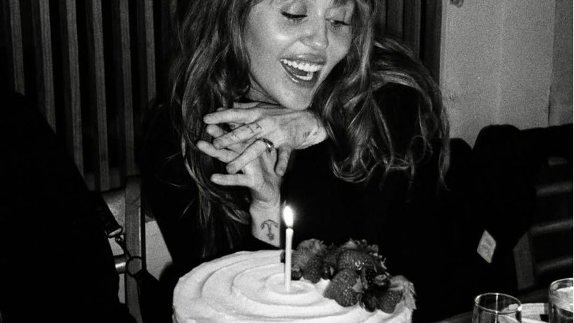 Nunta anului în showbiz! Cântăreața a primit un inel cu diamant care valorează cât un penthouse!