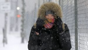 A fost cea mai geroasă noapte din an! Oamenii străzii au fost duși în adăposturi