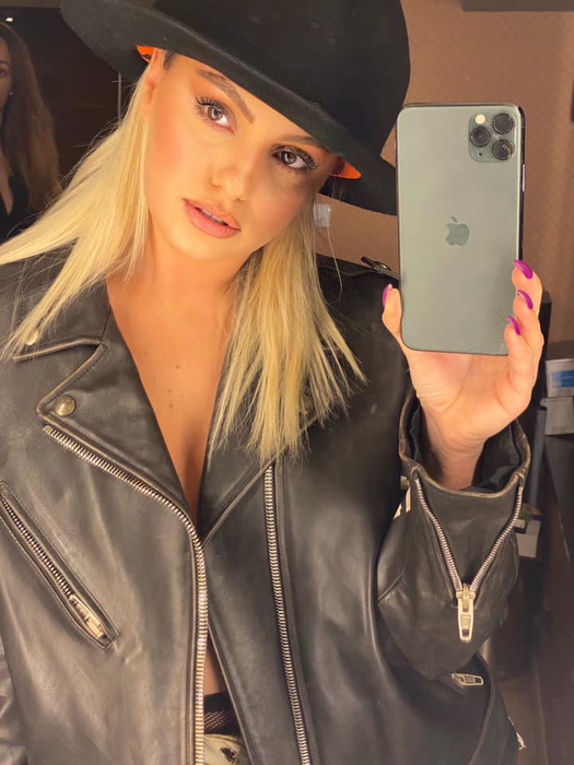Alexandra Stan, filmată goală în cadă în timp ce cântă o manea celebră! Înregistrarea a devenit virală