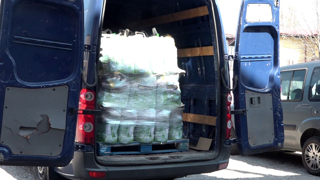 Primăria sectorului 1 a strâns sute de voluntari și a mers să împartă alimente la peste 500 de persoane. „Vom repeta acțiunea”