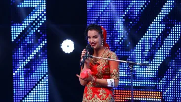 Fata din neam de căldărari care a cucerit juriul „X Factor“ avut parte de o nuntă ca în poveşti în urmă cu opt luni! Uite cum a arătat în rochie de mireasă