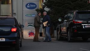 IMAGINI ÎN EXCLUSIVITATE. Sorin Stănescu este unul dintre cei mai mari jucători din industria medicamentelor şi are conexiuni în serviciile secrete. El este miliardarul român care a chefuit 3 nopţi cu fiul lui Trump într-un conac ascuns din Giurgiu! Cei doi au vânat pe domeniul privat de la Singureni şi…