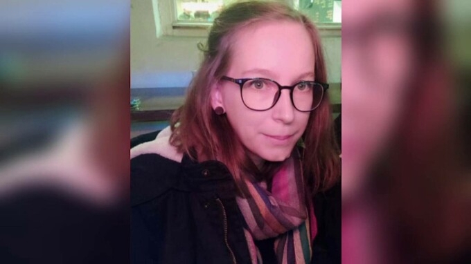 Cine este tânăra găsită moartă pe un câmp din Bihor. Criminalul i-a acoperit cadavrul cu saci menajeri