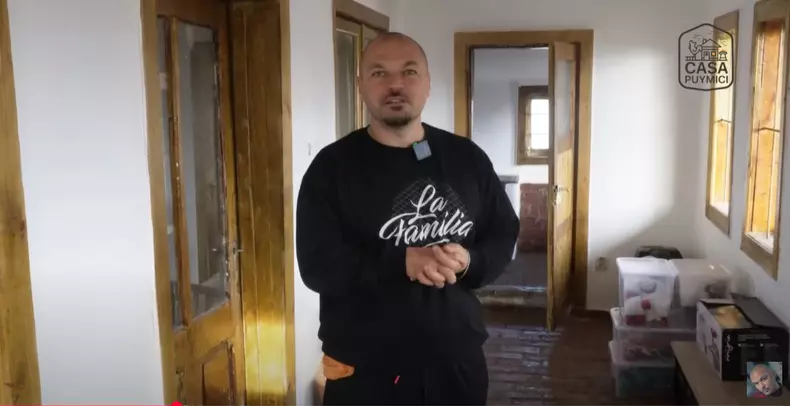 Cum arată casa de la țară a lui Puya. Locuința a fost renovată chiar de artist