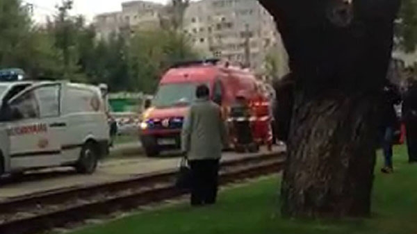 Socant! Un bucurestean s-a aruncat in fata unui tramvai, in zona Salajan! Primele imagini
