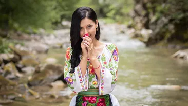 O cântăreaţă de muzică populară, talie de viespe după ce a câştigat lupta cu greutatea: ”Am avut 80 de kg!”