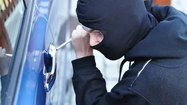 Familia preşedintelui Tadjikistanului conduce maşini furate din Germania