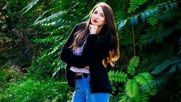 Ea este adolescenta găsită moartă, pe jumătate dezbrăcată, într-o pădure din Botoşani. Criminalul are 16 ani