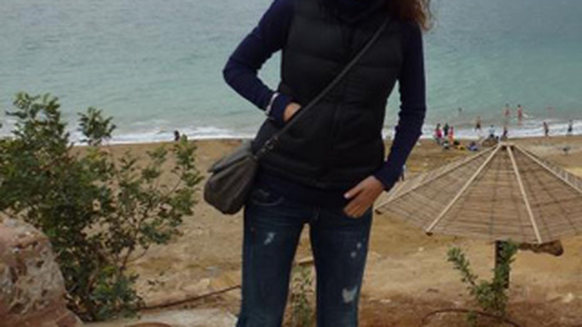 Carmen Bruma a facut gimnastica de dimineata in scara blocului, sub privirile taximetristului care o astepta! Vezi de ce