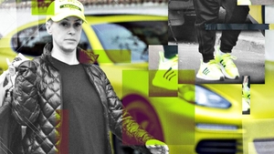 Anda Adam și-a ”asortat” Porsche-ul cu… adidașii și șapca!