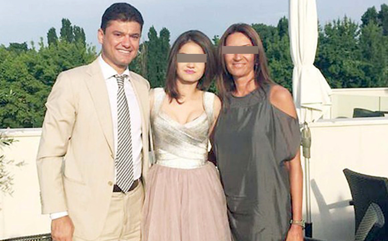 A avut un paharnic tot timpul de-a dreapta sa! Fiica lui Boureanu, o nouă escapadă bahică, în club!