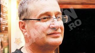 Mircea Dinescu si-a facut praf masina intr-un accident produs in judetul Olt: "Am mai fentat o data moartea"