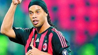 Leonardo il lasa pe Ronaldinho sa iasa joi in cluburi