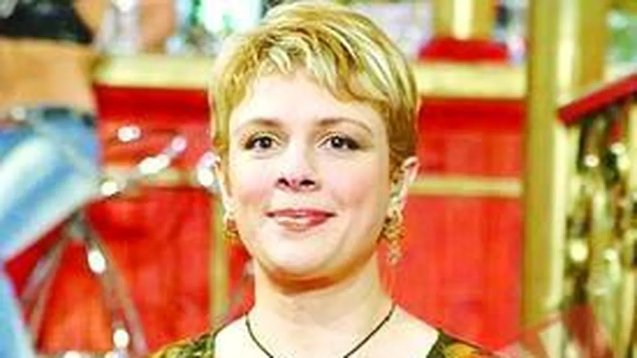 Teo poarta pijama pe strada